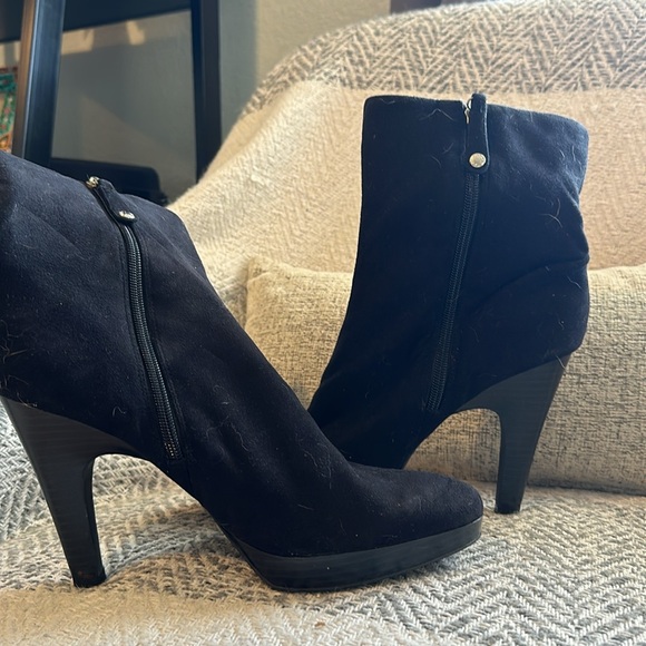 Heeled Boots! - Picture 3 of 4